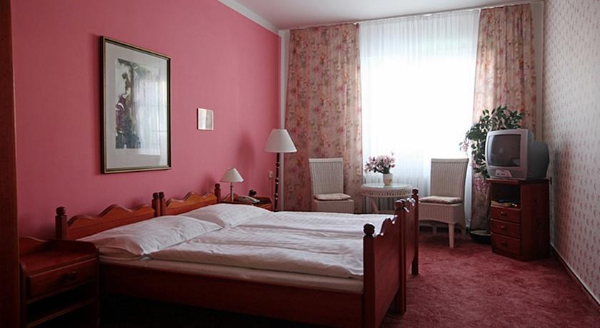 Hotel Solaster Garni Trebic Quarto foto