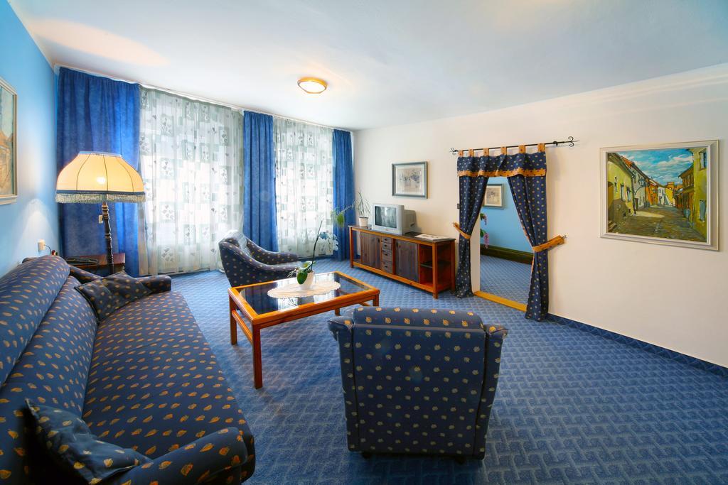 Hotel Solaster Garni Trebic Exterior foto